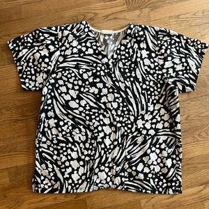 THREE Women’s two-pocket Tafford print scrub tops